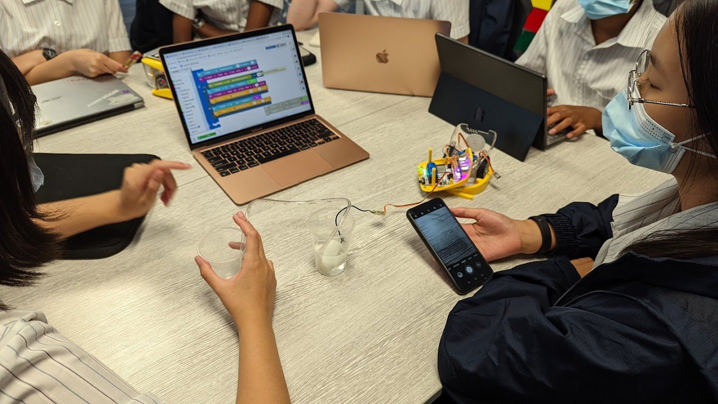 Students Learning about Water Using KaiBot